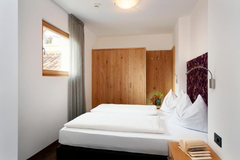Appartement-Hotel Beatenhof Tirolo Phòng bức ảnh
